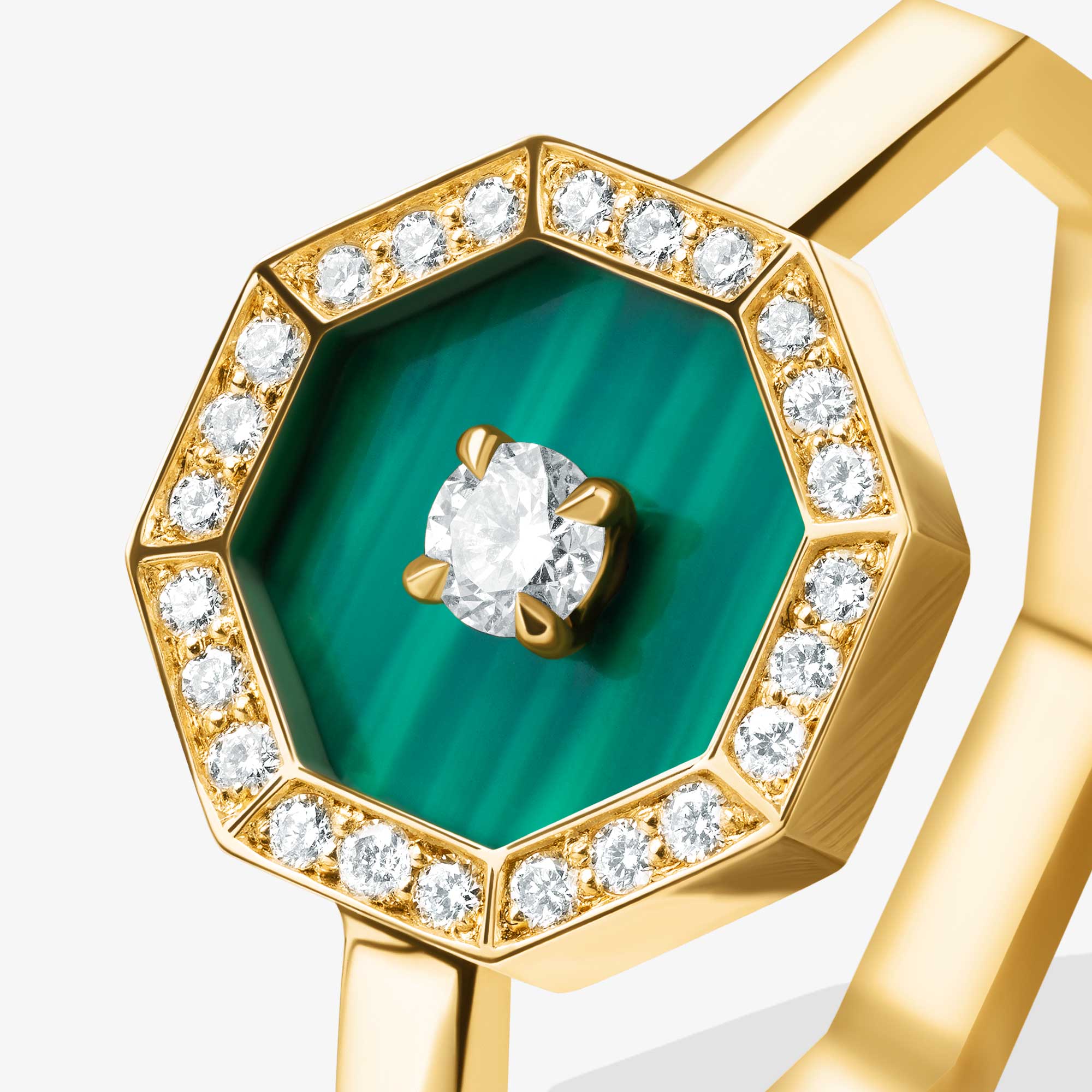 Ahjar Birwaz Yellow Gold Diamond Malachite Ring - Image 4
