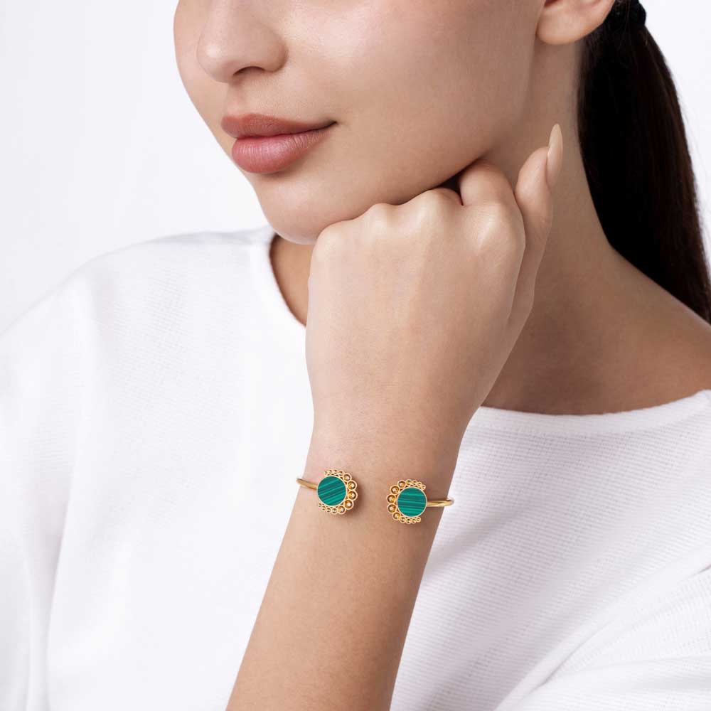 Bint Al Matar Yellow Gold Malachite Bangle - Image 2