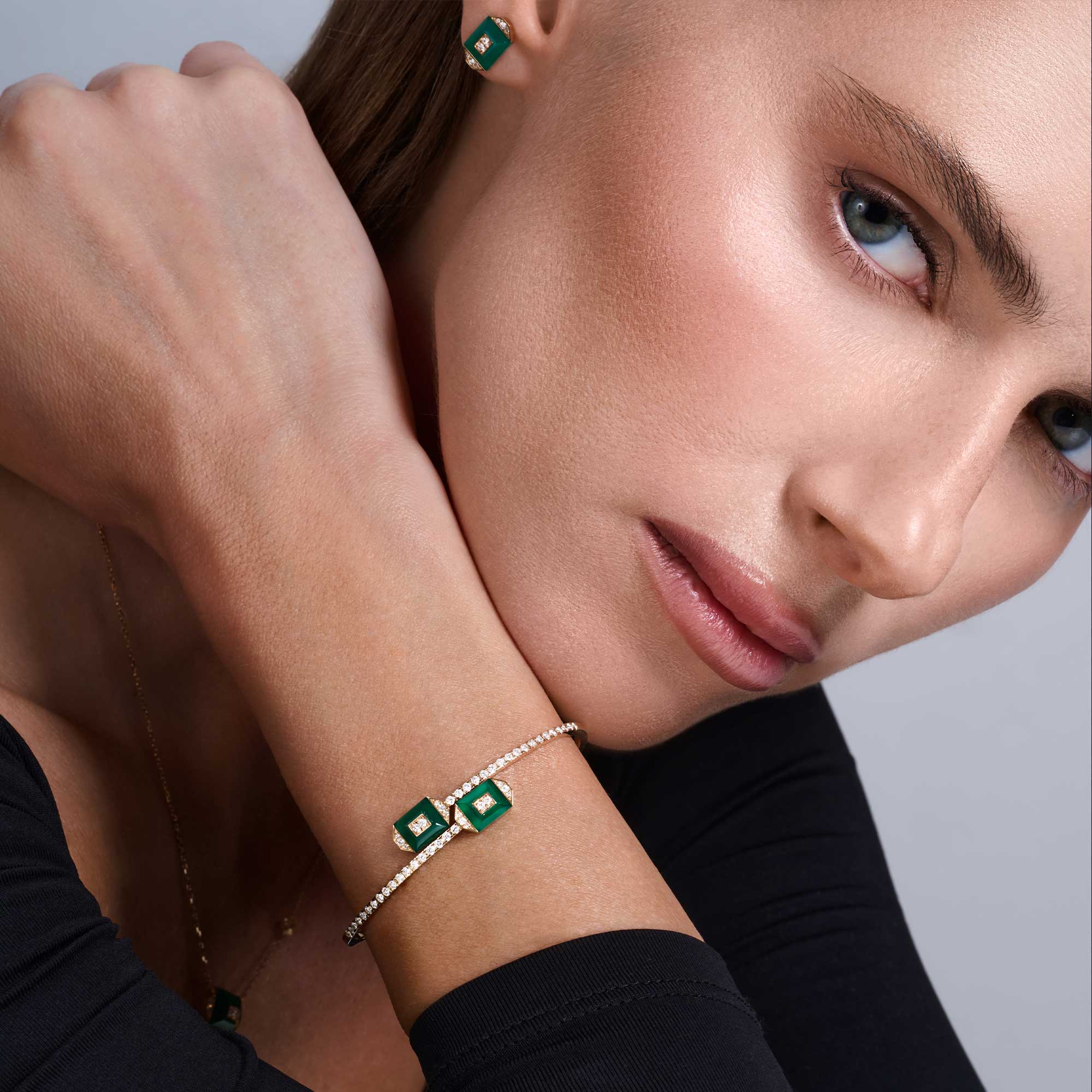 Layl Yellow Gold Diamond Green Agate Crossover Bangle - Image 2