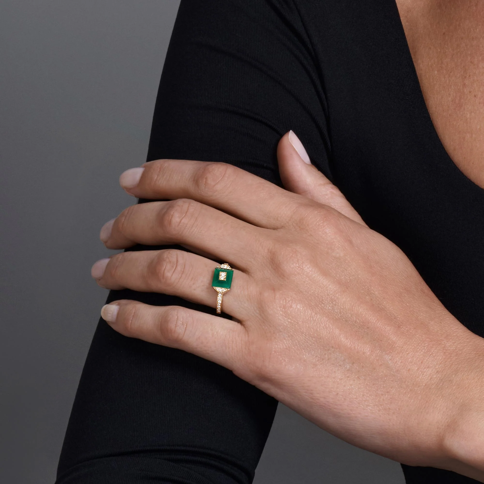 Layl Yellow Gold Diamond Green Agate Single Ring - Image 4