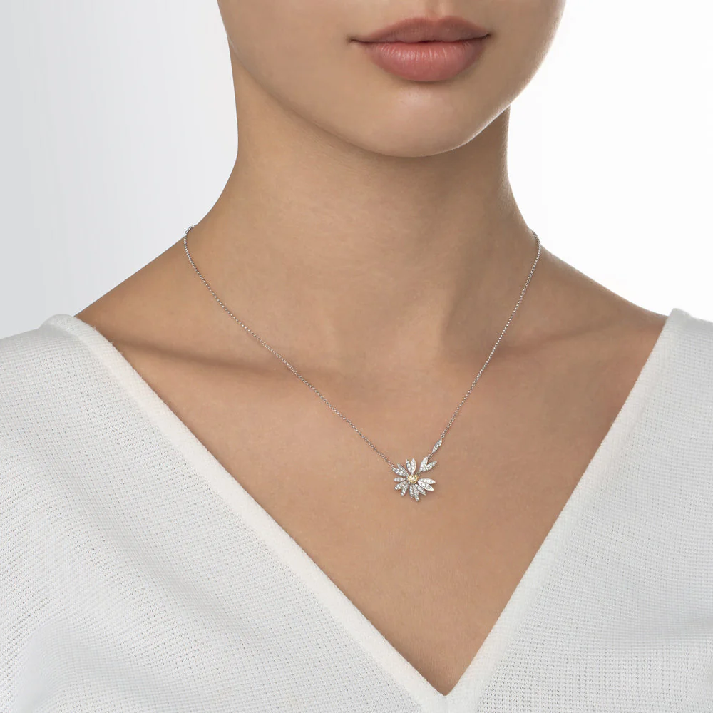 Love Me, Love Me Not Small Necklace - Image 3
